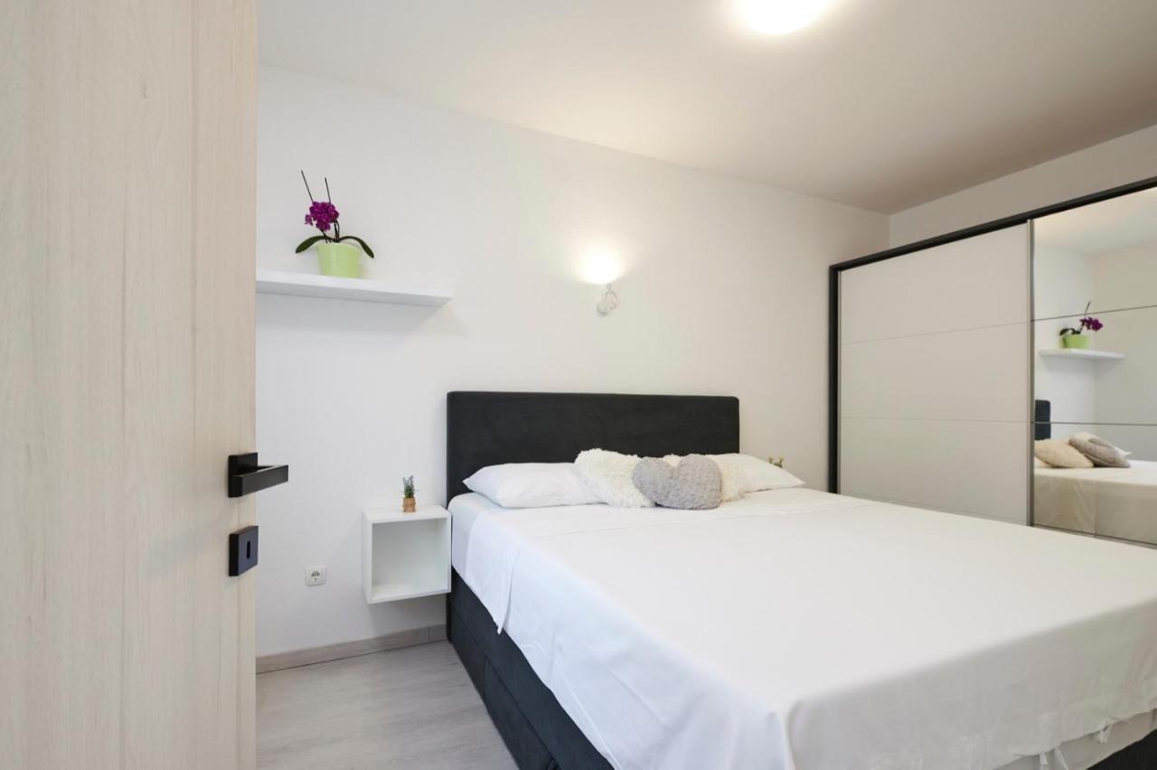 Apartment Josip Ciovo Trogir Exterior photo